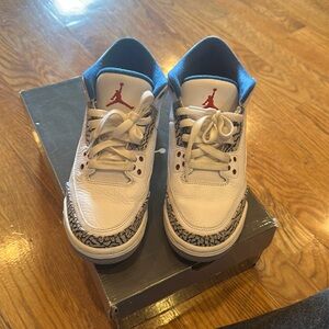 White/True Blue Jordan 3 retro (GS) 2011